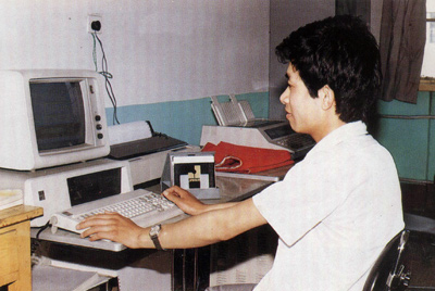 BMPC-XT盘算机。建厂后始终把手艺刷新作为事情重点来抓。1980-1988年中，每年都安排了重点手艺刷新项目。